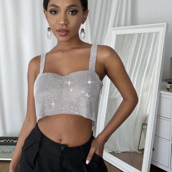 Metallic thin strap top with chain size medium - Picture 4 of 8